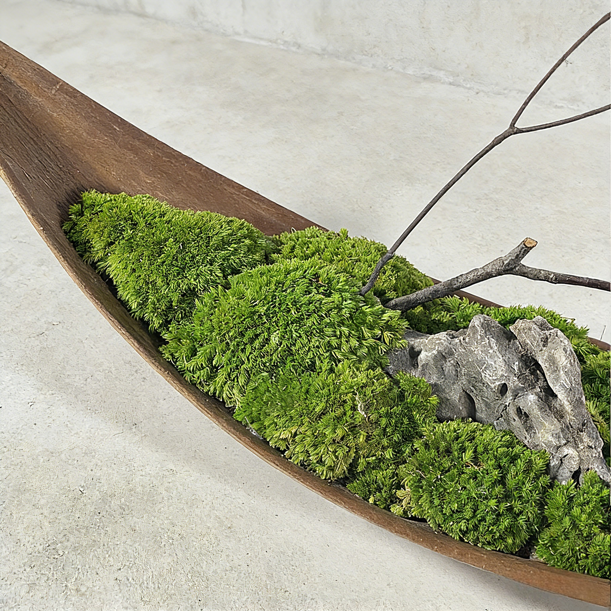 Handmade Creative Design Floral Art：Moss Arrangement With Wooden Stand For Home Decor